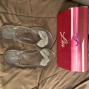 Lia brand new with box clear jellies with crystal bow size 8